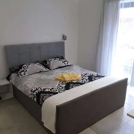 Krtolica Apartment *